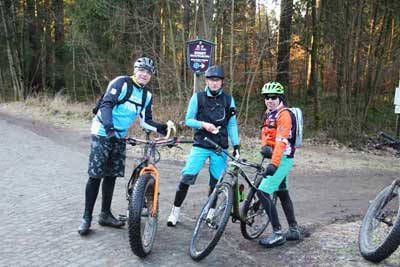 Mountainbiker am ende einer tollen Mountainbike Tour 